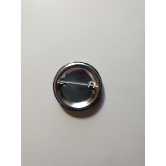 Rocky Horror Picture Show Magenta Licensed Button Badge Pin 1983 Halloween Movie - Picture 3 of 3